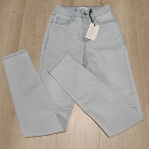 Forever 21 Light Blue Mid Rise Skinny Jeans